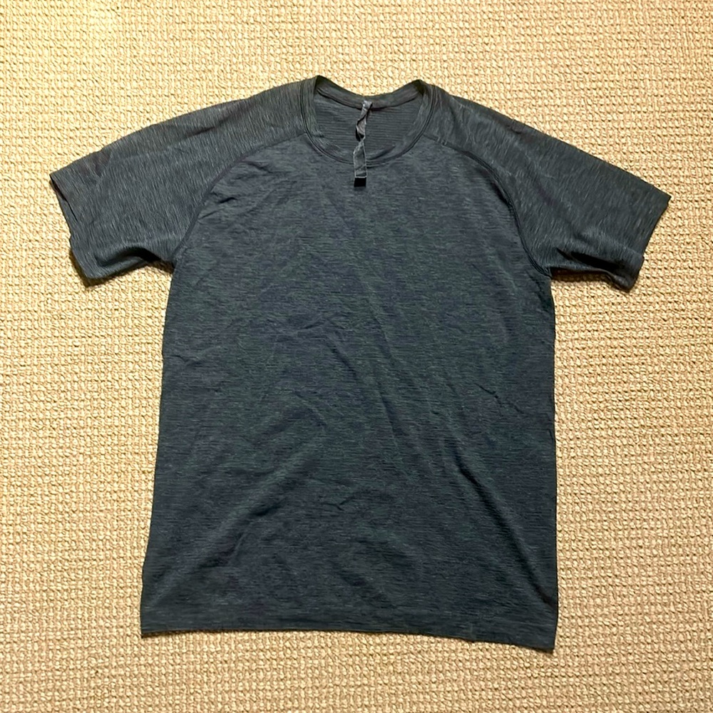 Lululemon T-shirt Size M